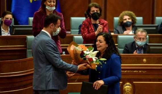  Mediat ndërkombëtare shkruajnë për Vjosa Osmanin, presidenten e re të Kosovës 