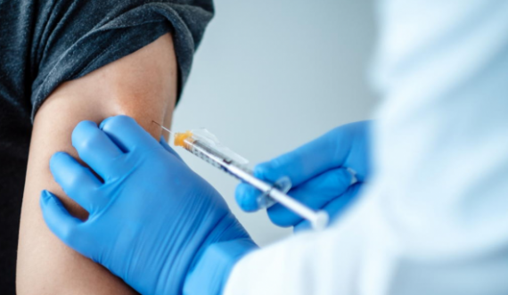  Të mërkurën fillon vaksinimi i punëtorëve shëndetësorë në Viti 