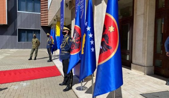  Flamuri i Kosovës dhe ai Dardan në ceremoninë e inaugurimit të Vjosa Osmanit si presidente 