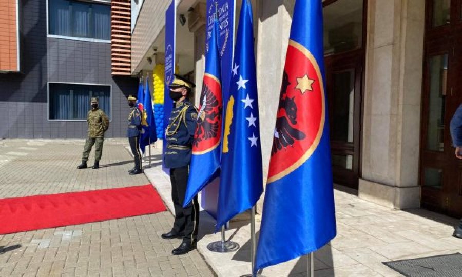  Flamuri i Kosovës dhe ai Dardan në ceremoninë e inaugurimit të Vjosa Osmanit si presidente 