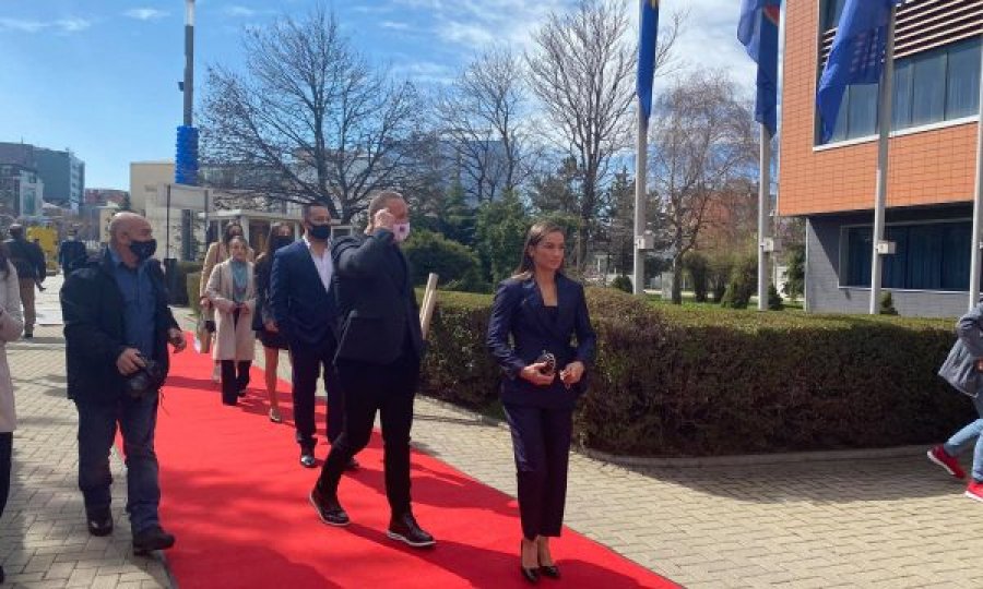 Majlinda Kelmendi merr pjesë në inaugurimin e presidentes Vjosa Osmani