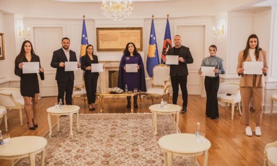 Vjosa Osmani për ekipin e xhudos: Arritën aty ku nuk arriti as politika as diplomacia