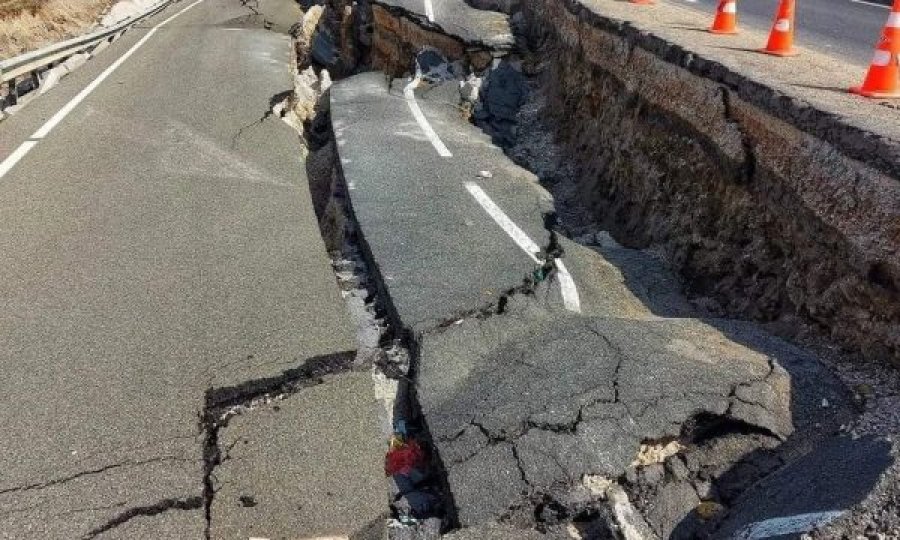  Shembet asfalti në magjistralen Prishtinë-Mitrovicë 