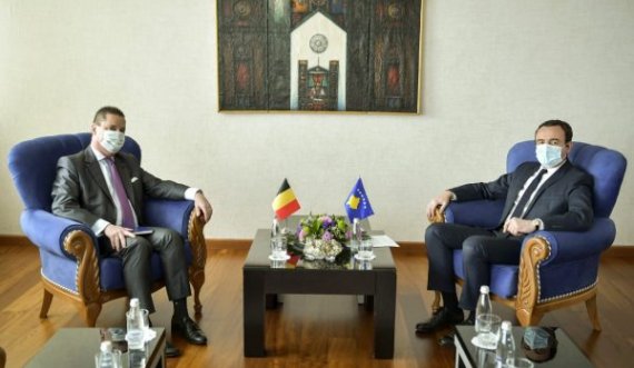 Kurti takohet me shefin e Zyrës Belge në Kosovë, diskutojnë për liberalizimin e vizave