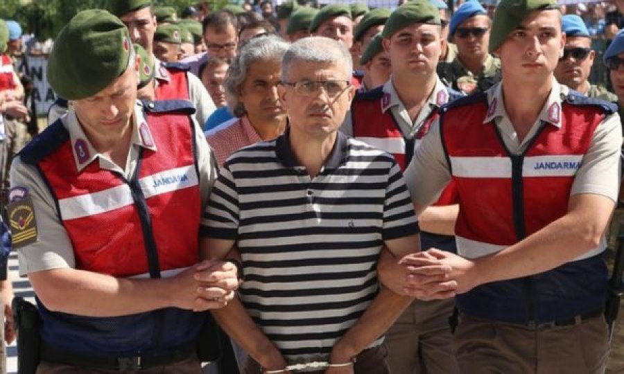 Burgim i përjetshëm për 4 ish-ushtarakë turq për puçin e dështuar