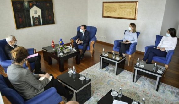 Kurti priti në takim ambasadorin e Zvicrës në Kosovë