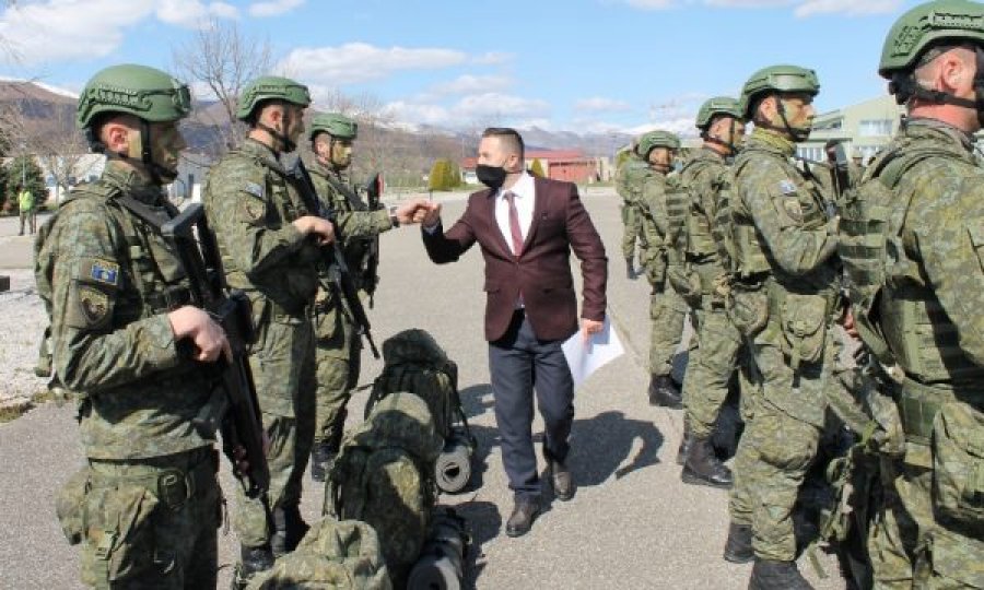 Ministri i Mbrojtjes Armend Mehaj vizitoi Komandën e Forcave Tokësore