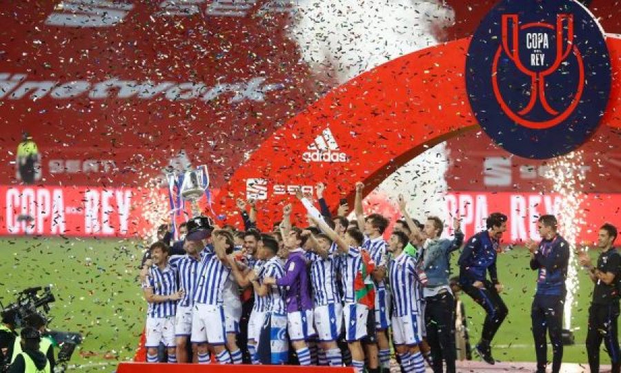 Fituan Kupën e Mbretit, Sociedadi feston me stafin mjekësor