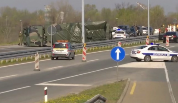 Dramë në Serbi: Raketa bie në mes të rrugës