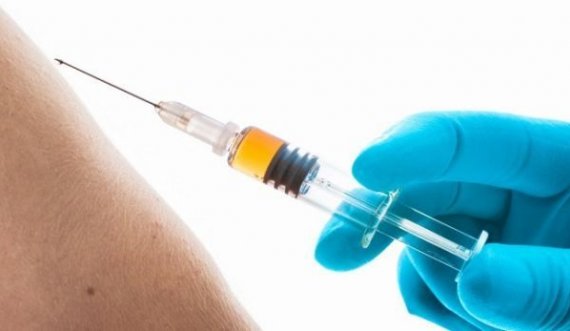  A duhet të hidhen apo të asgjësohen shiringat pas vaksinimit, flasin infektologët 