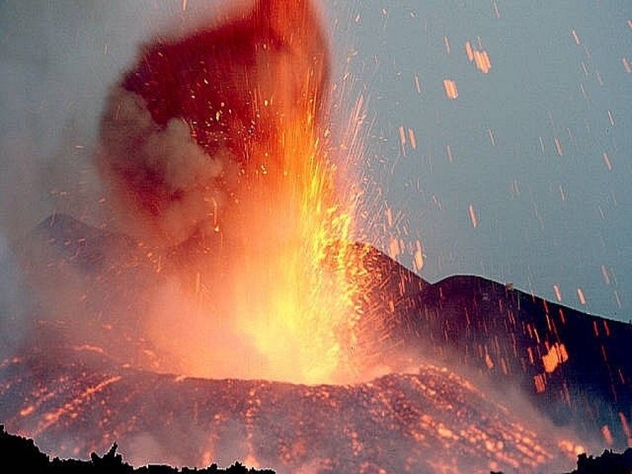 Shpërthen një vullkan në Karaibe
