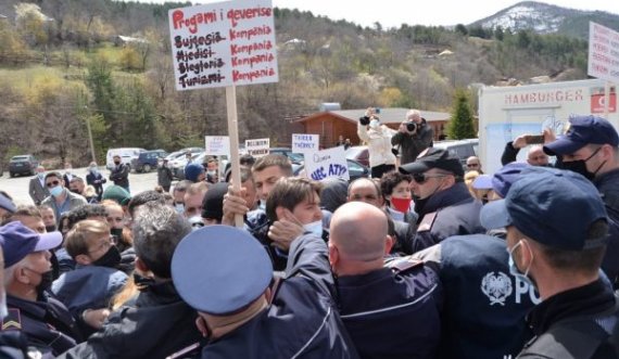 Arrestohen disa aktivistë të Lëvizjes Vetëvendosje në Shqipëri