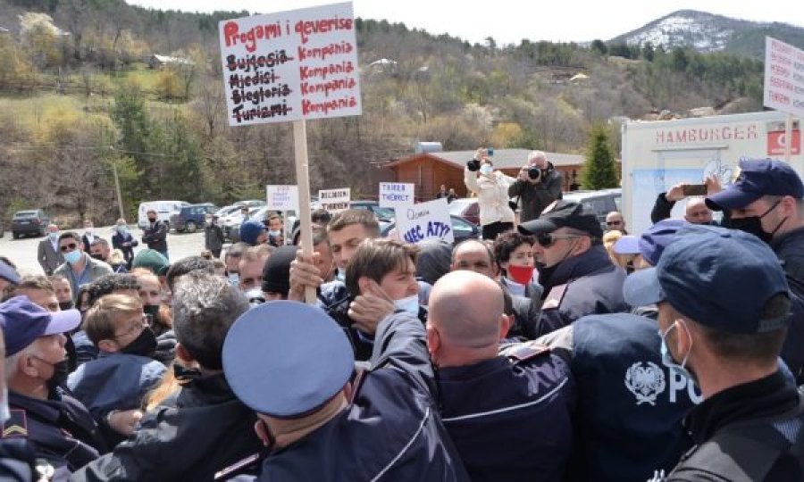 Arrestohen disa aktivistë të Lëvizjes Vetëvendosje në Shqipëri