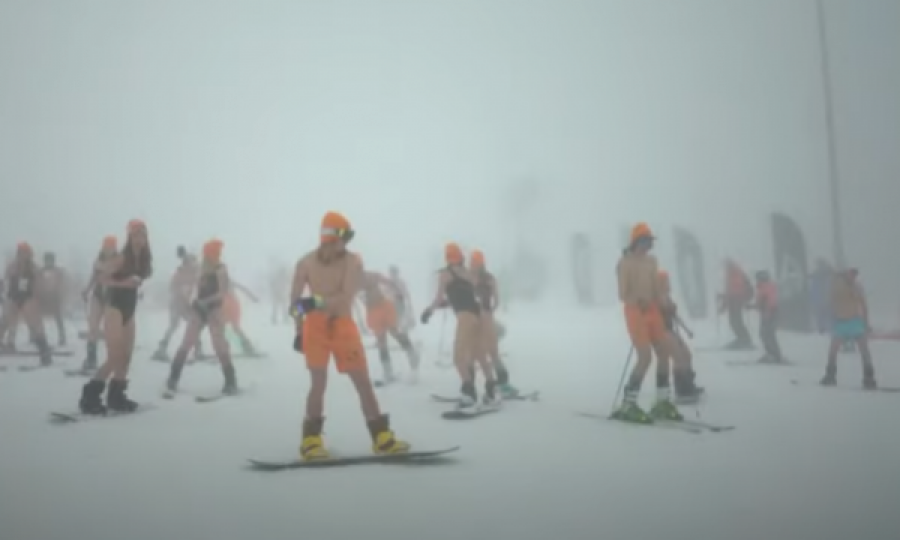 Rusët sfidojnë acarin, marrin pjesë me bikini në festivalin e skive