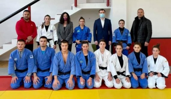 Ministri Çeku e vizitoi ekipin olimpik të xhudos, premtoi përkrahje