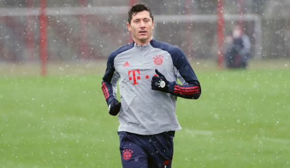 Lewandowski rikthehet në stërvitje, a do të paraqitet kundër PSG-së?