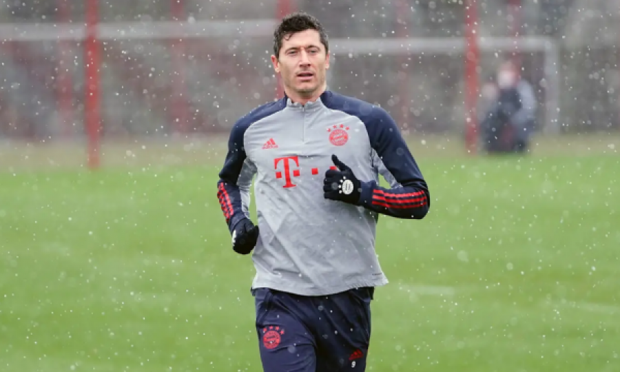 Lewandowski rikthehet në stërvitje, a do të paraqitet kundër PSG-së?