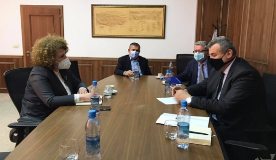  OAK takohet me ministren Hajdari, diskutojnë për problemet e bizneseve në Kosovë 