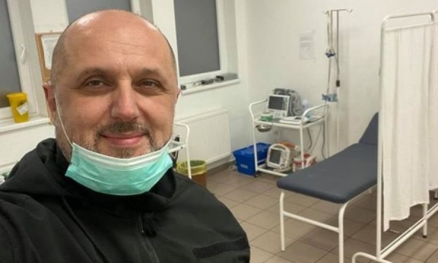 Flet doktori shqiptar nga Presheva: Vendimi për shkarkimin tim është politik
