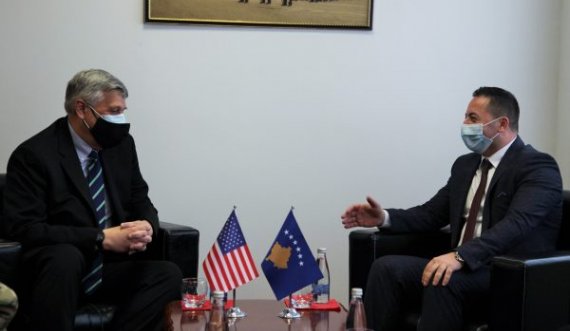 Ministri Mehaj priti në takim ambasadorin Philip Kosnett, diskutuan për bashkëpunim në fushën e sigurisë