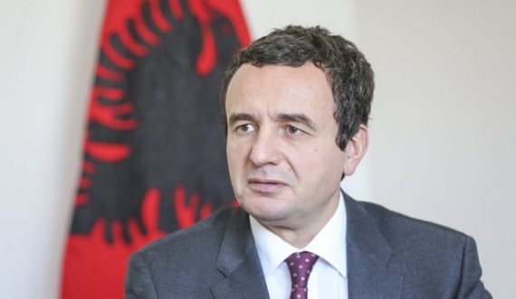  Albin Kurti dorëzon komentet në Kushtetuese pas ankesës së Listës Serbe 