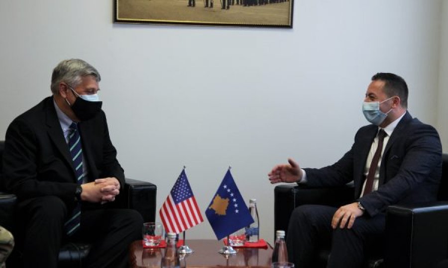 Ministri Mehaj priti në takim ambasadorin Philip Kosnett, diskutuan për bashkëpunim në fushën e sigurisë