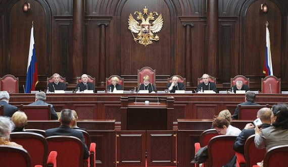  Gjykata ruse tallet me 4 redaktorë, ua lejon daljen nga shtëpia 1 minutë në ditë 