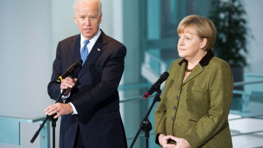  Joe Biden dhe Angela Merkel kanë një thirrje për Rusinë pas grumbullimit të trupave 