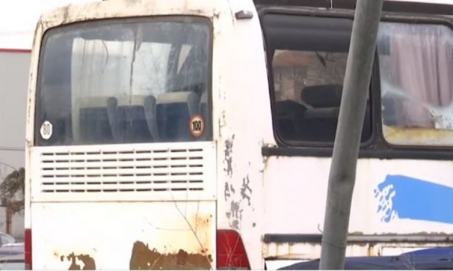 Aksidentohet autobusi me turistë në këtë vend