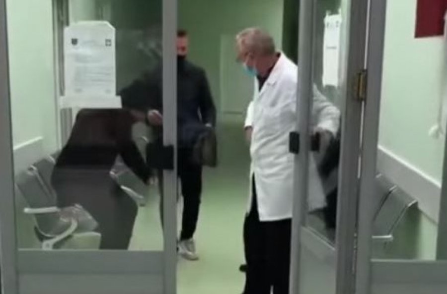 Doktori nga Podujeva refuzon pacientin e moshuar duke e ngritur zërin