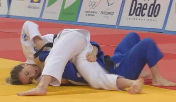 Distria Kransiqi fiton me “ippon” dhe kualifikohet në gjysmëfinale