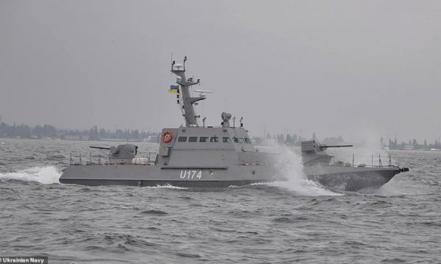 Ukraina kërcënon se do t’i qëllojë barkat e FSB-së ruse në Detin Azov