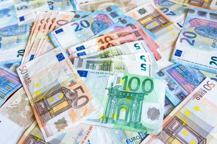  Zyrtarëve komunalë që u arrestuan dje iu gjetën 17 mijë euro 