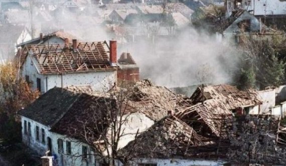 Po dialogut, por paguani dëmet dhe ndëshkoni kriminelët e luftës!