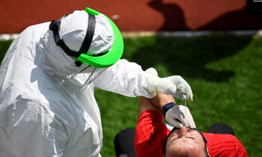 Futbollistët në Kosovë, të patestuar për COVID-19