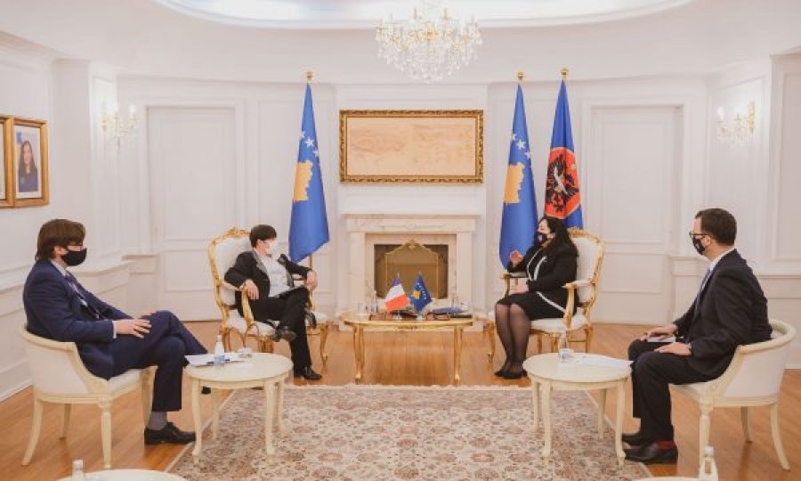 Osmani pret në takim ambasadoren e Francës, i kërkon që të mbështesin liberalizimin e vizave për Kosovën