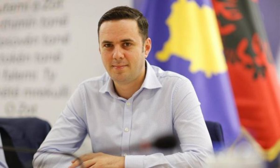 Lumir Abdixhiku mbledh Kryesinë, e informon për procesin e votimit të Presidentes 