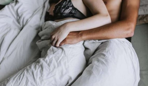 Seks në mëngjes apo në mbrëmje, ja çka propozojnë ekspertët