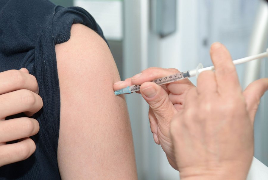  Këta do të jenë personat e parë që do të vaksinohen me vaksinat që do të vinë në Kosovë në maj dhe qershor 