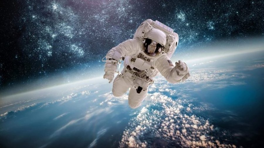 A e dini çfarë ndodh kur astronautët ngecin në hapësirë?