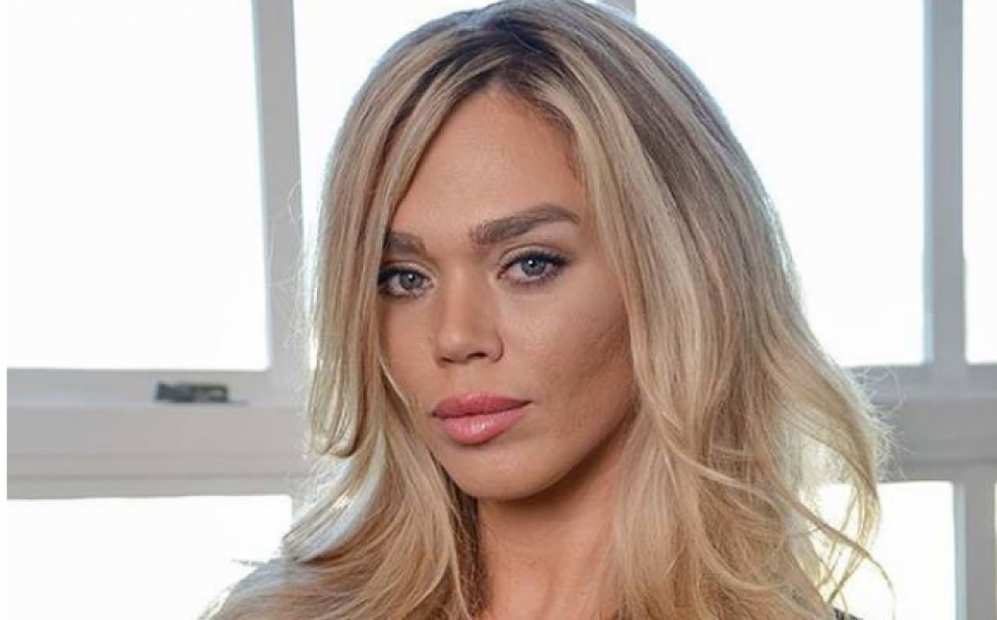 Ishte modele, por tani jeton në rrugë duke gjetur ushqim në 'bërllog'
