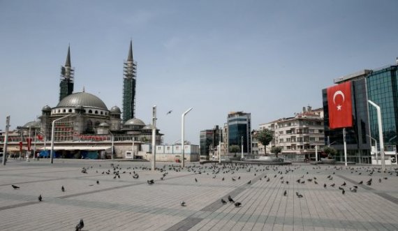 Turqia vendos orë policore 82-orëshe