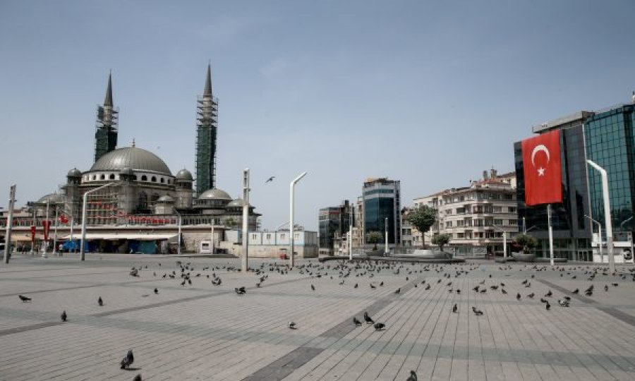 Turqia vendos orë policore 82-orëshe