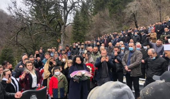 ” Shpirti i tij nga sot është në qiell në mes të engjujve”, i jepet lamtumira e fundit 9-vjeçarit nga Peja, Gent Nikqi