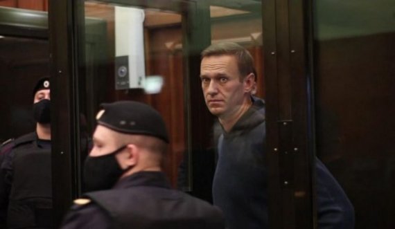 Navalny ndërpret grevën e tij një javore të urisë