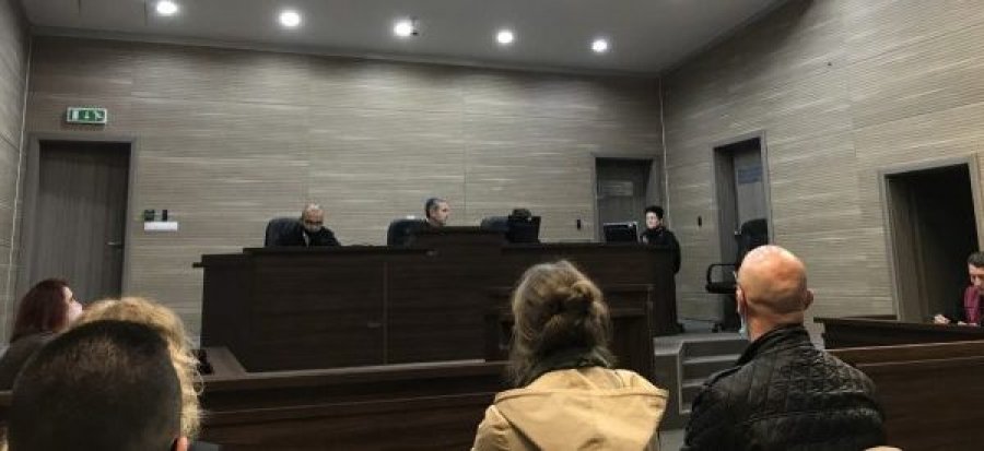 Shtyhet gjykimi ndaj ish-policit që akuzohet se kishte shtënë në ish-gruan e tij