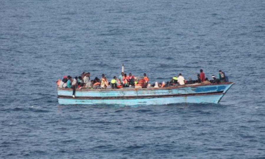 Përmbytet anija, dyshohet për 120 imigrantë të vdekur afër Libisë