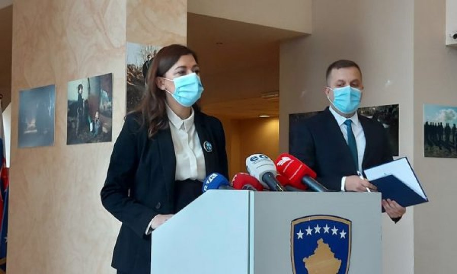 Ministrja Haxhiu kërkon shkarkimin e Nehat Thaçit nga ShKK-ja