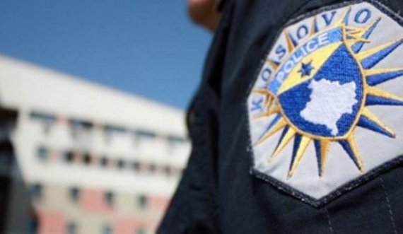  Ndodh në Gjakovë: Po ua shqiptonte gjobën, dy persona e bëjnë për spital një polic 