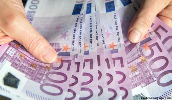 “Ka kaluar koha kur një zyrtar i lartë publik i merr 50 mijë paga në vit”